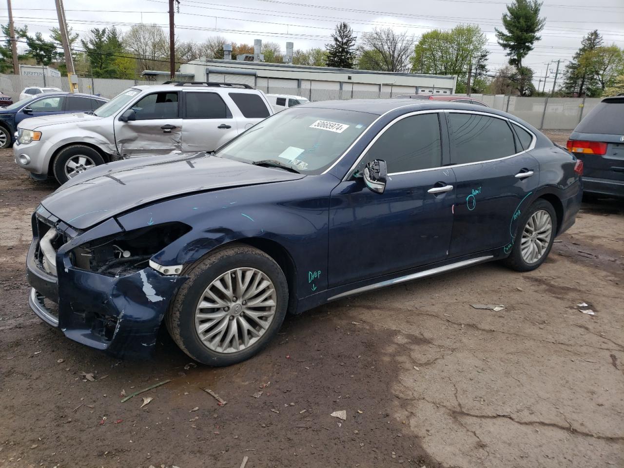 Infiniti Q70 (2015)