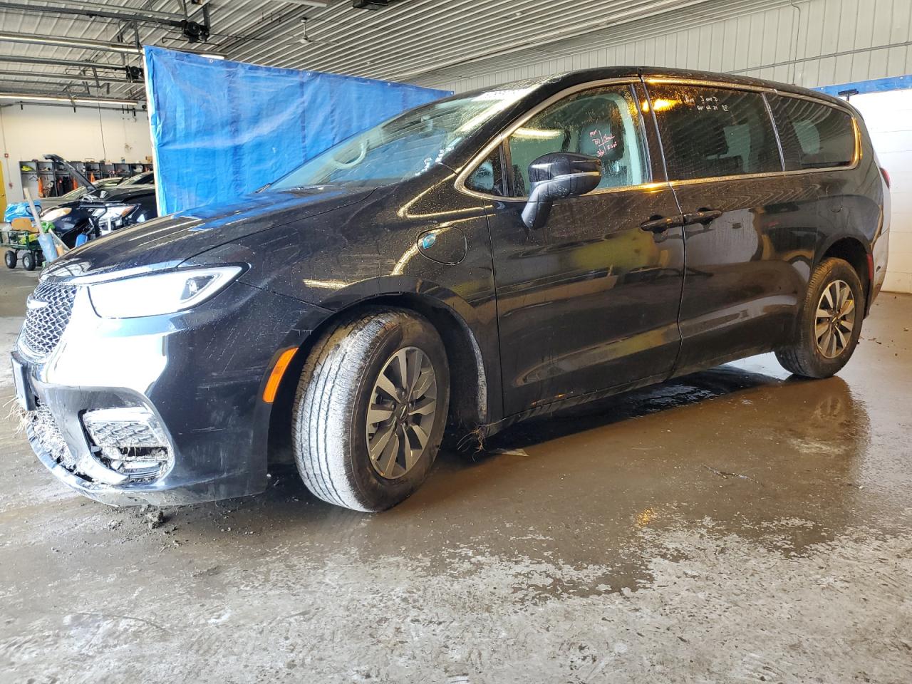 Chrysler Pacifica (2023)