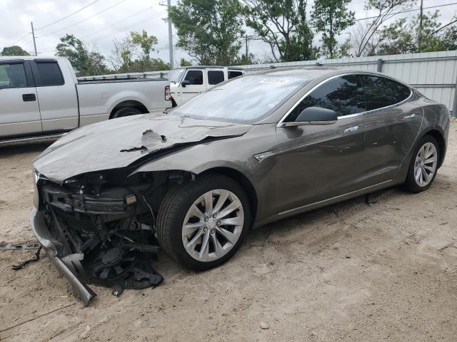 Tesla Model s (2016)