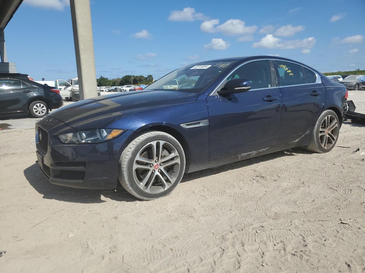 Jaguar Xe (2017)