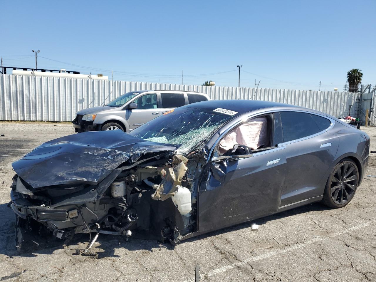 Tesla Model s (2019)
