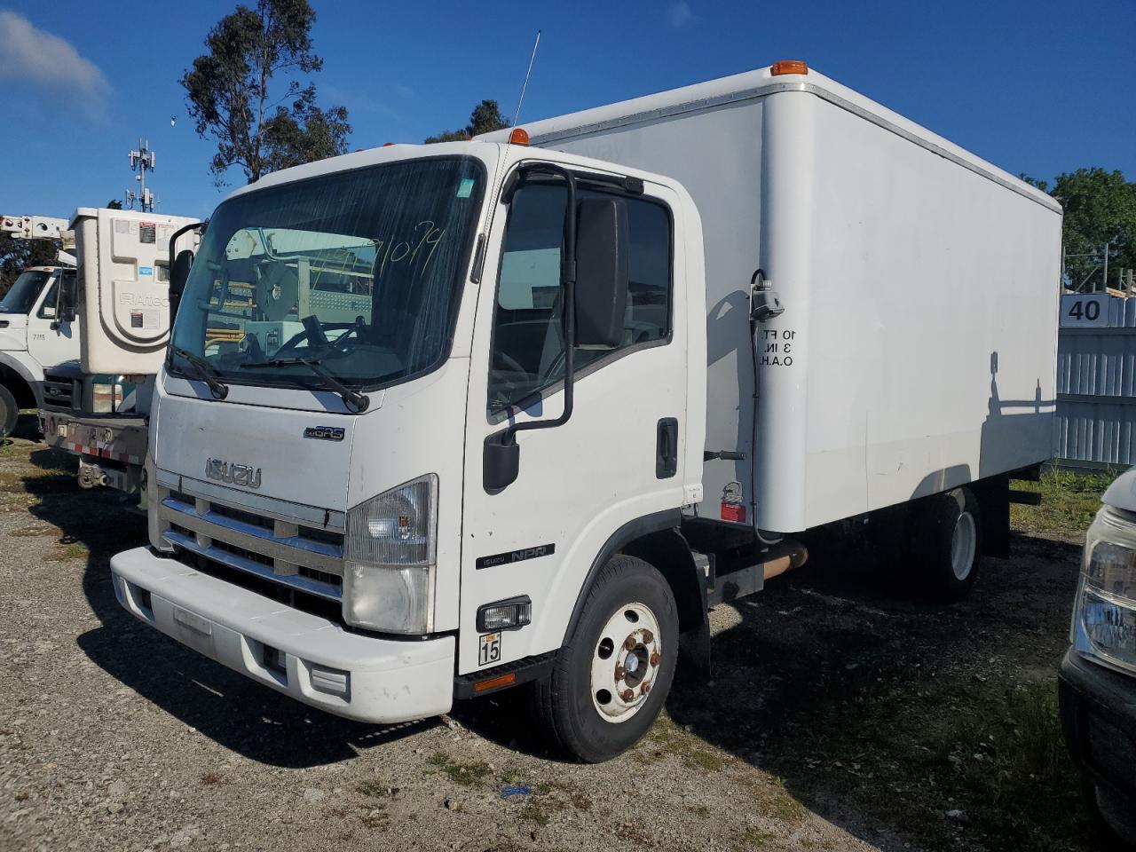 Isuzu Npr (2015)