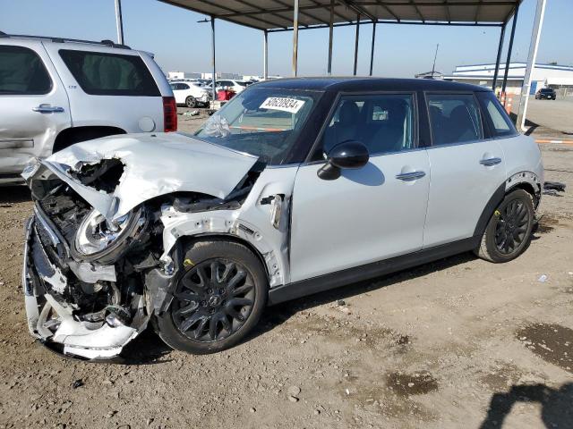 Mini Cooper (2015)
