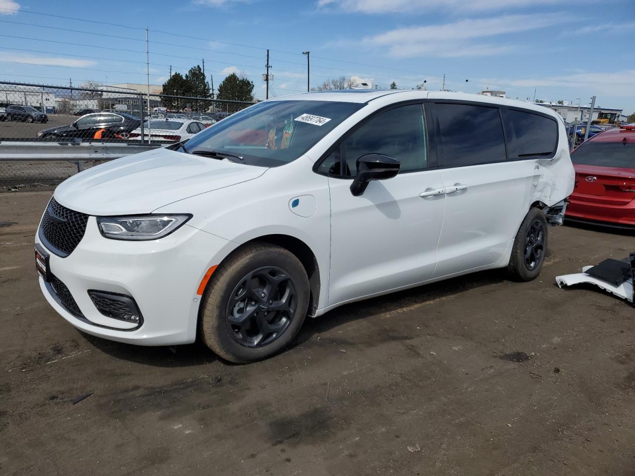 Chrysler Pacifica (2023)