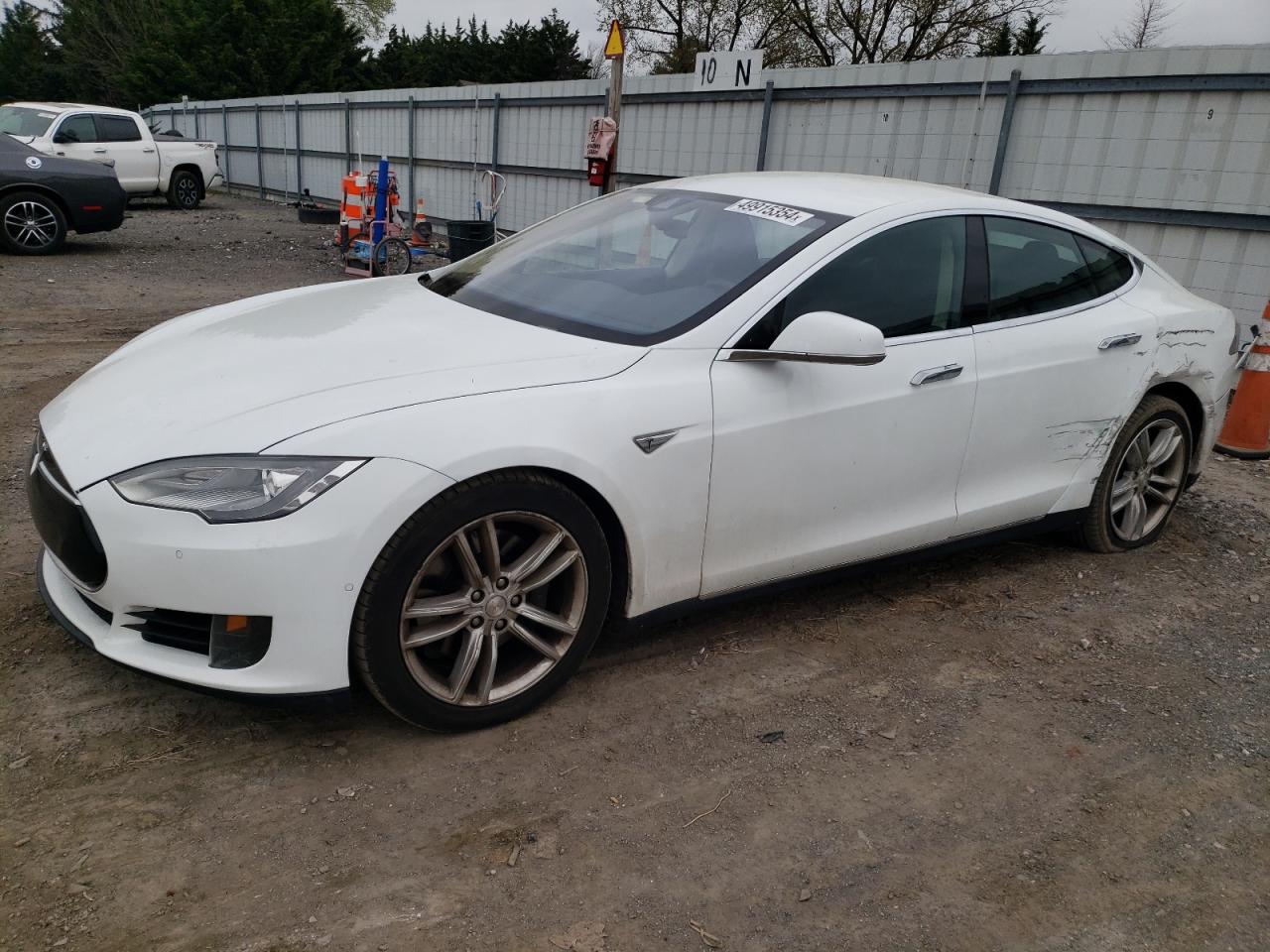 Tesla Model s (2016)