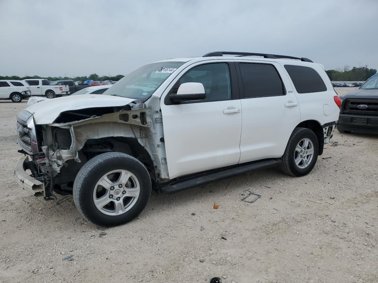 Toyota Sequoia (2015)