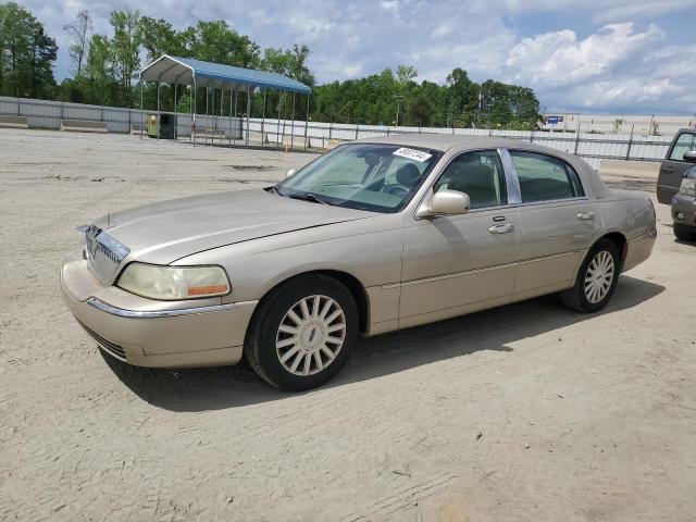 Lincoln Towncar (2005)
