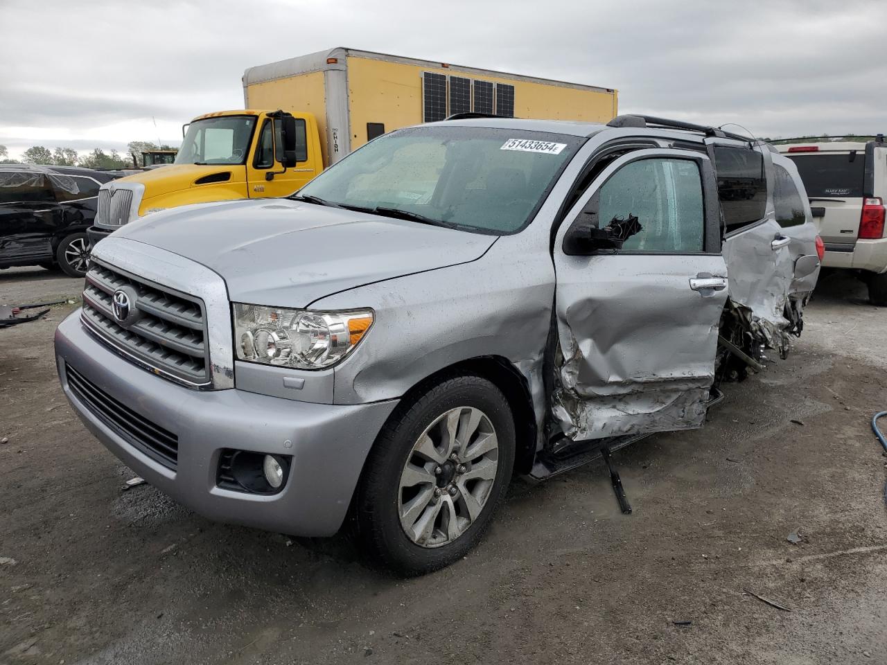 Toyota Sequoia (2016)