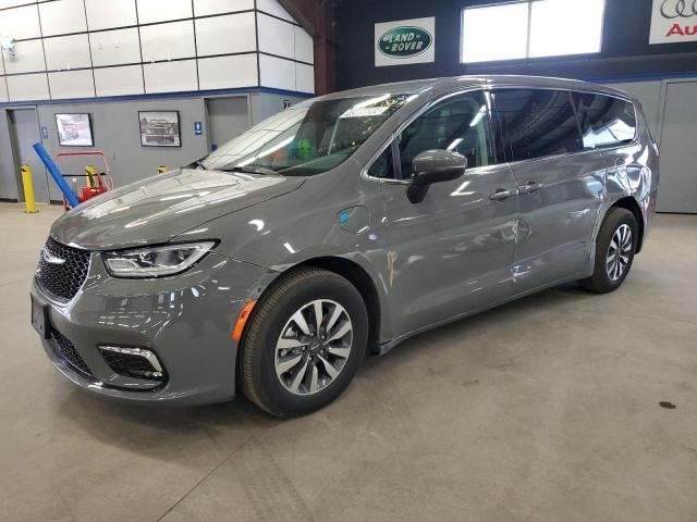 Chrysler Pacifica (2023)