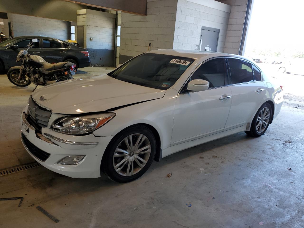 Hyundai Genesis (2013)
