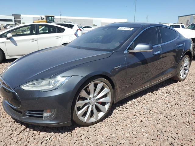 Tesla Model s (2015)