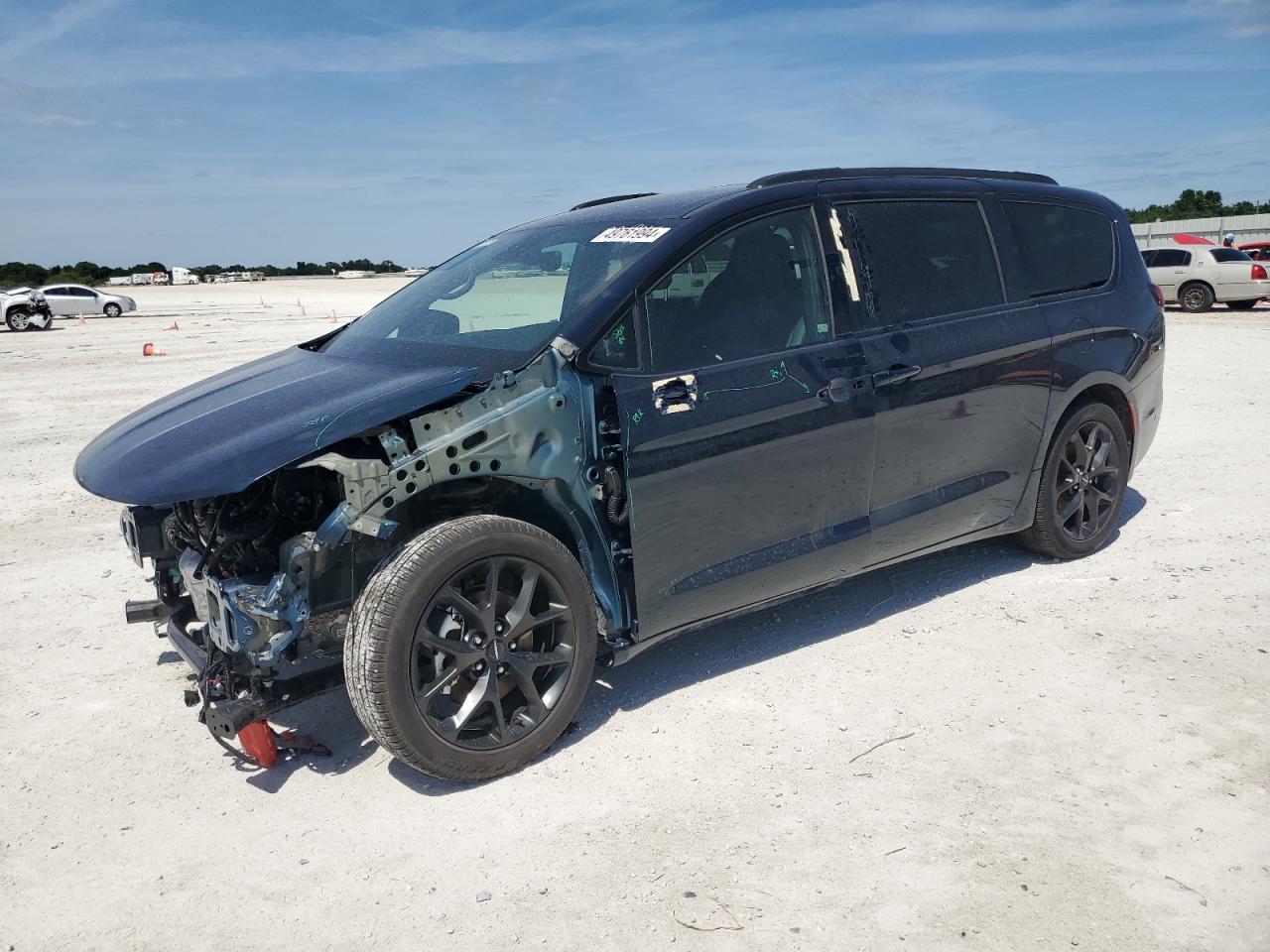 Chrysler Pacifica (2023)