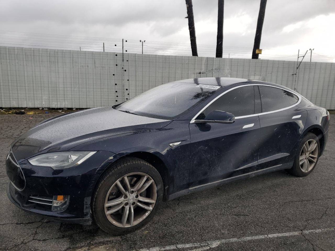 Tesla Model s (2015)