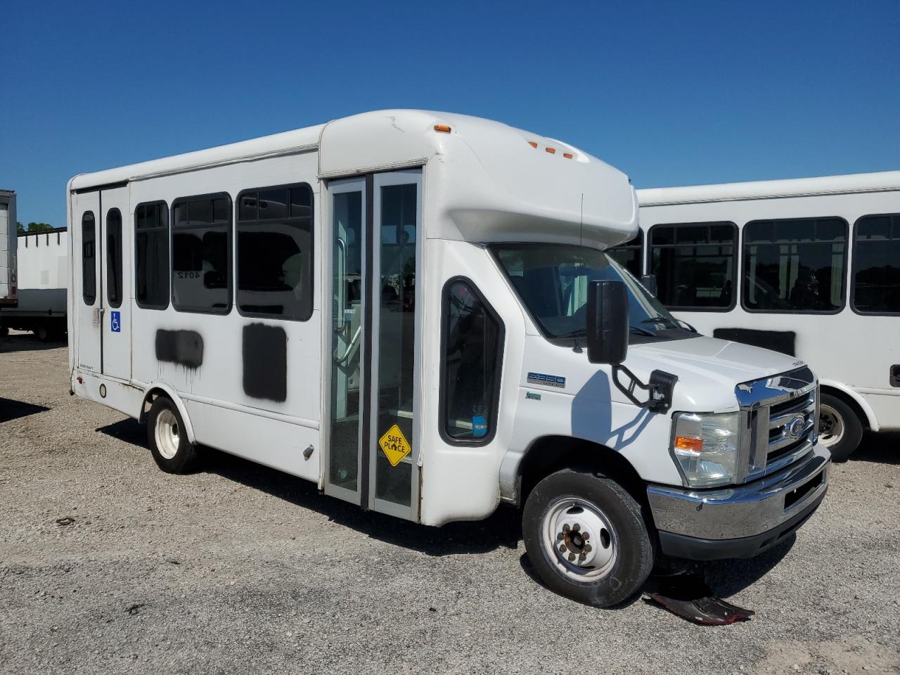 Ford Econoline (2016)