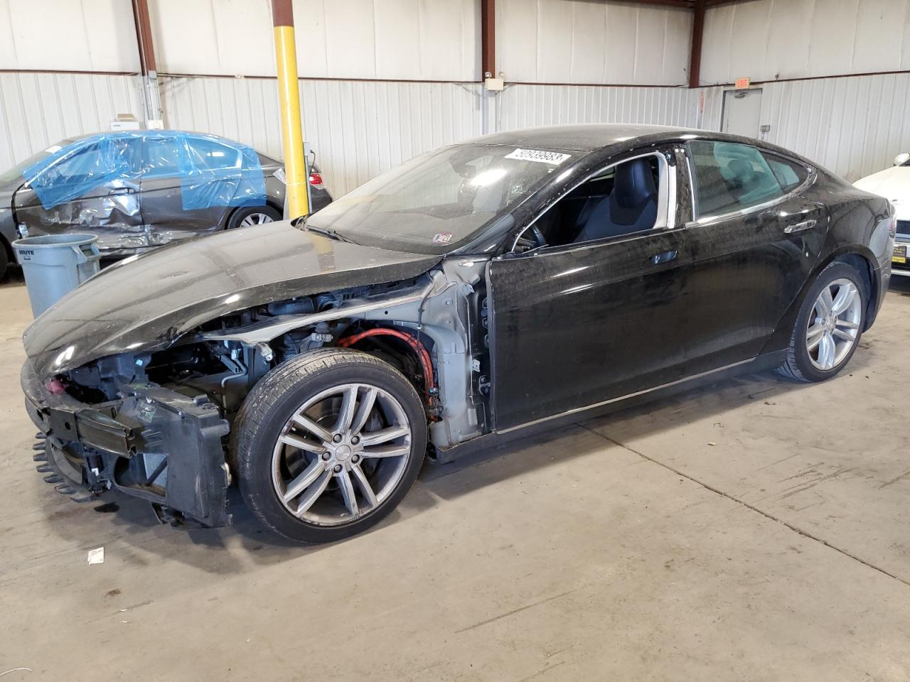 Tesla Model s (2015)