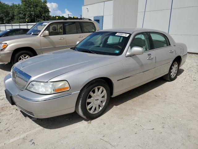 Lincoln Towncar (2010)