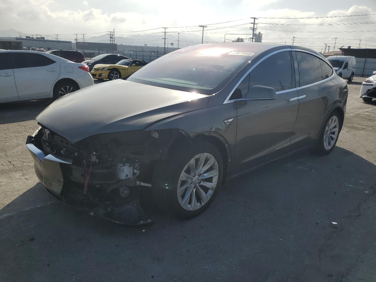 Tesla Model x (2016)