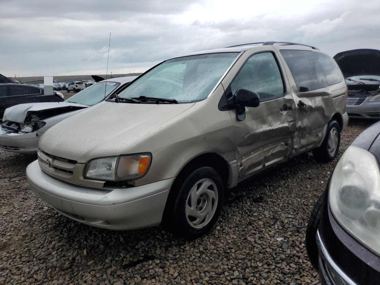 Toyota Sienna (2000)
