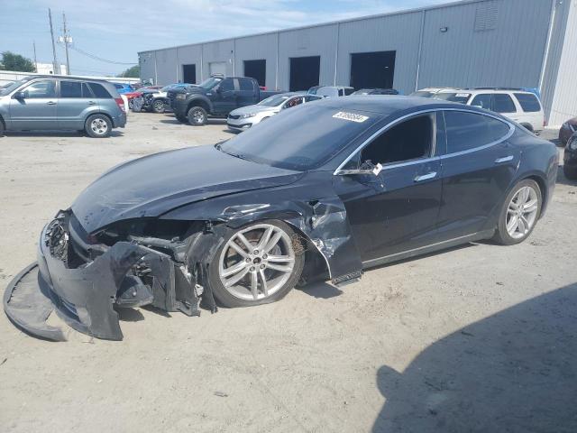 Tesla Model s (2015)