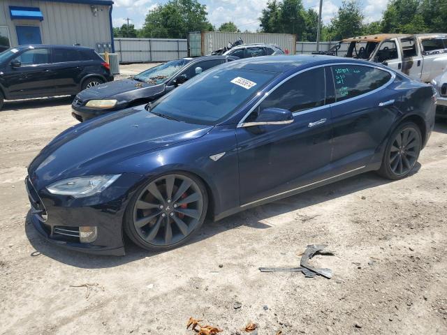 Tesla Model s (2015)