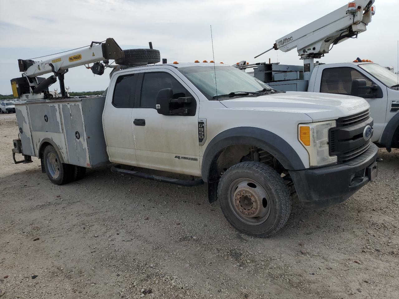 Ford F550 (2017)