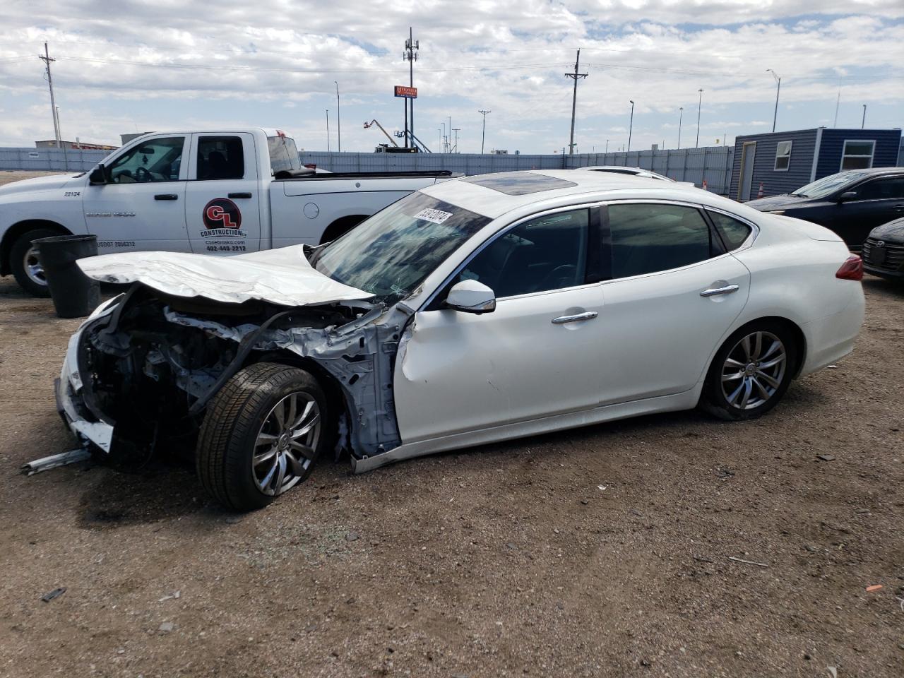 Infiniti Q70 (2017)