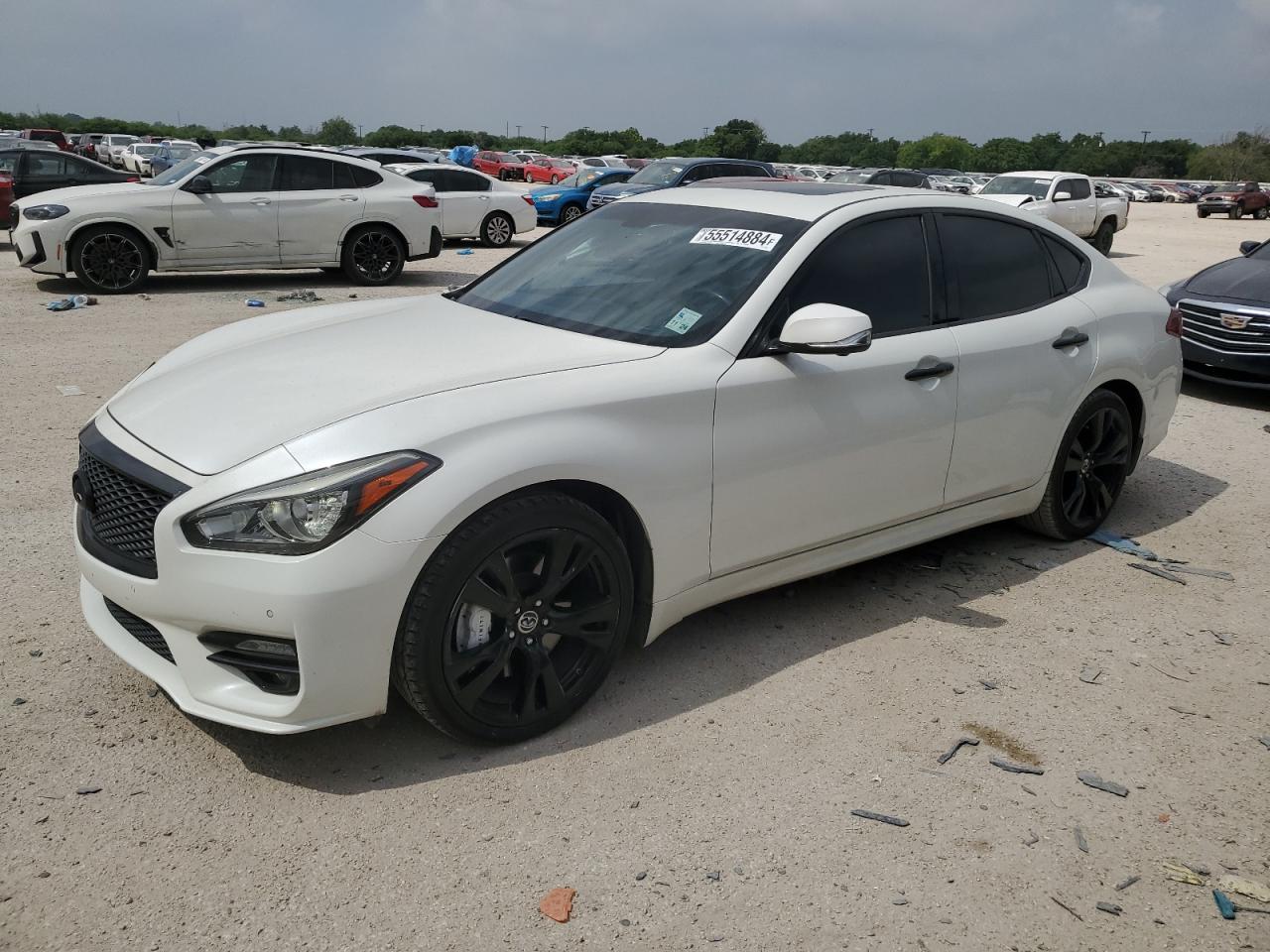 Infiniti Q70 (2016)