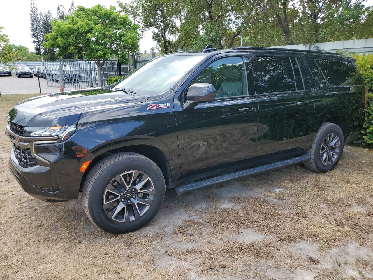 Chevrolet Suburban (2022)