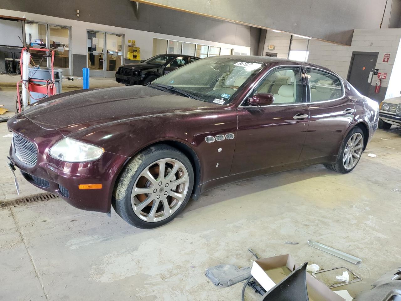 Maserati Quattroporte (2005)