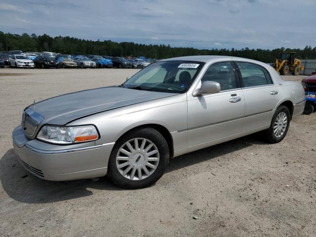 Lincoln Towncar (2005)