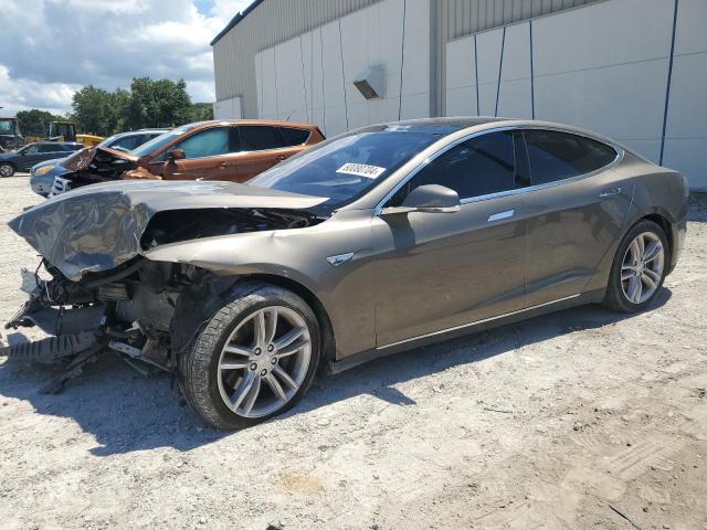 Tesla Model s (2016)