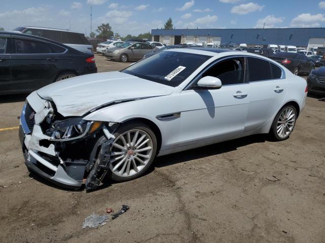 Jaguar Xe (2017)