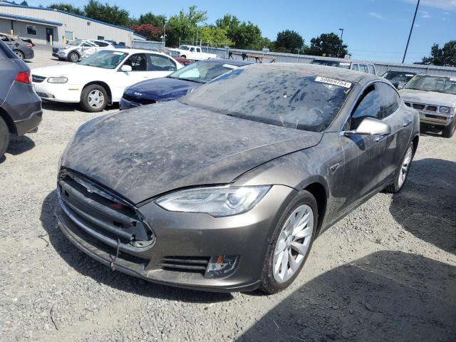 Tesla Model s (2015)