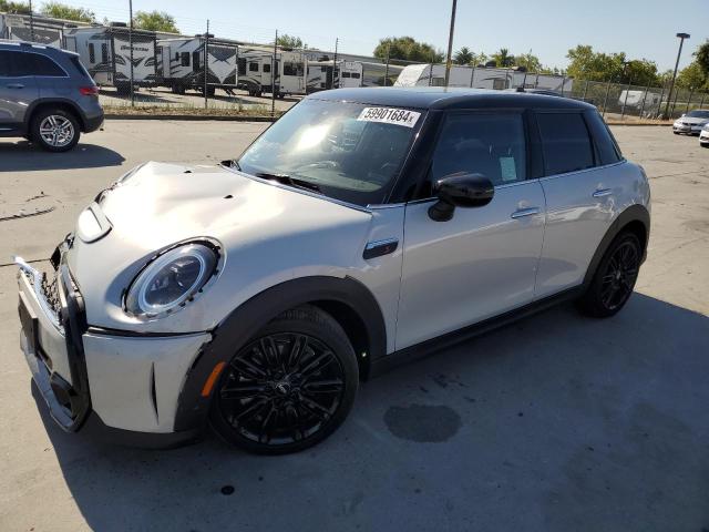 Mini Cooper (2023)