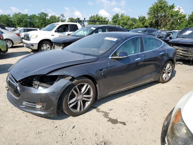 Tesla Model s (2015)