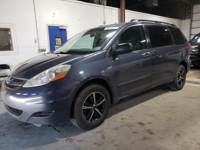 Toyota Sienna le (2009)