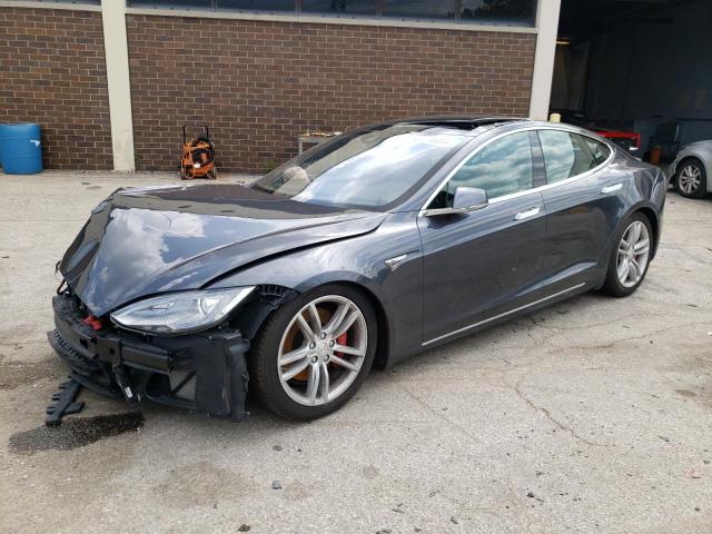 Tesla Model s (2015)