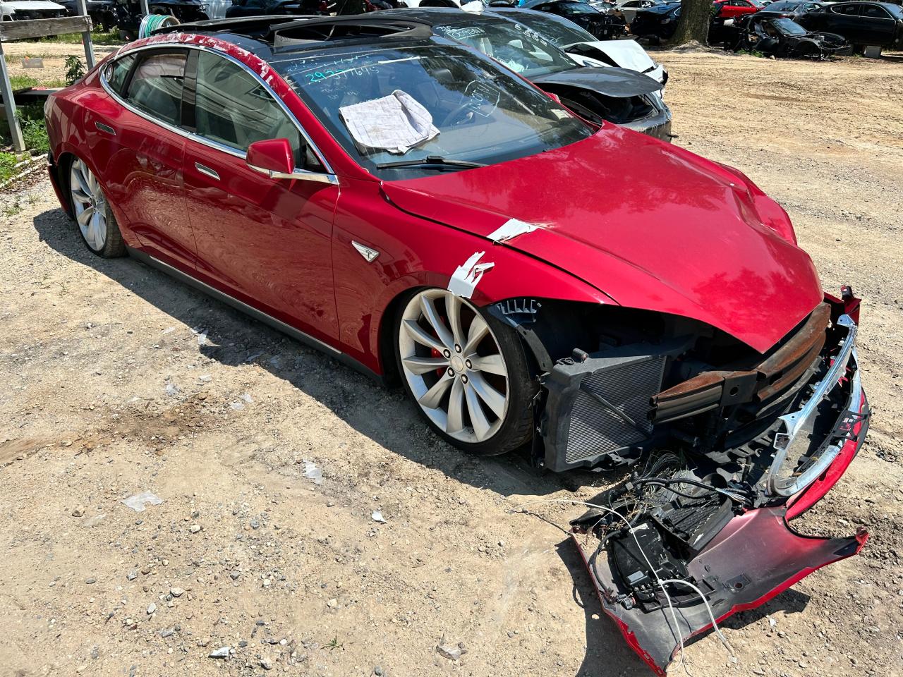 Tesla Model s (2015)
