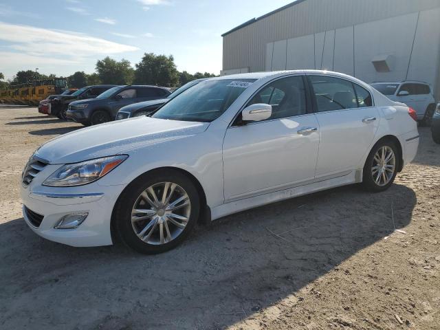 Hyundai Genesis (2013)