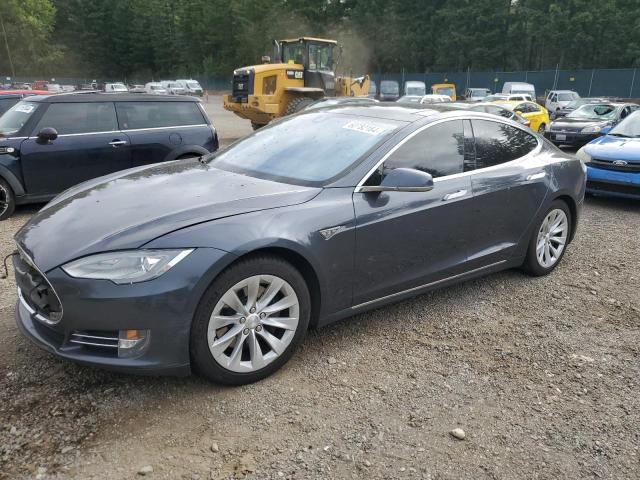 Tesla Model s (2015)