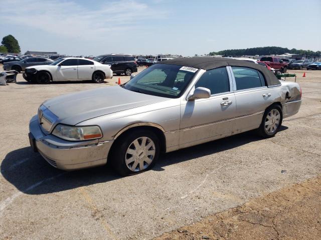 Lincoln Towncar (2004)
