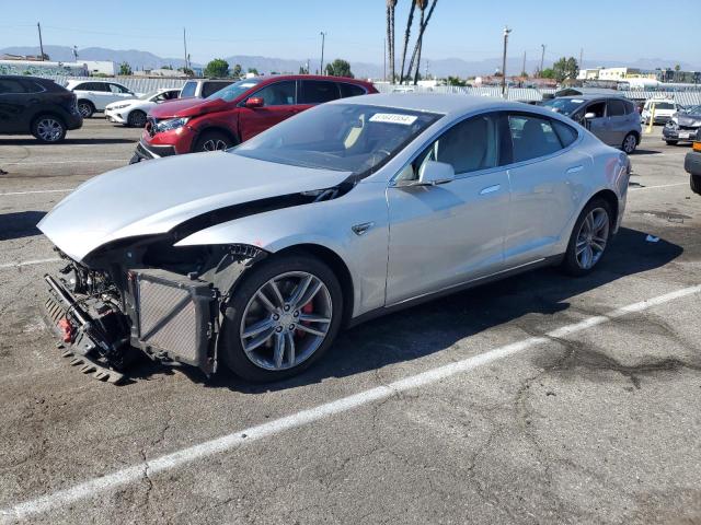 Tesla Model s (2015)