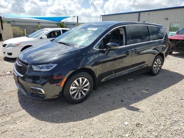 Chrysler Pacifica (2024)