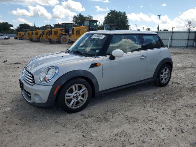 Mini Cooper (2012)