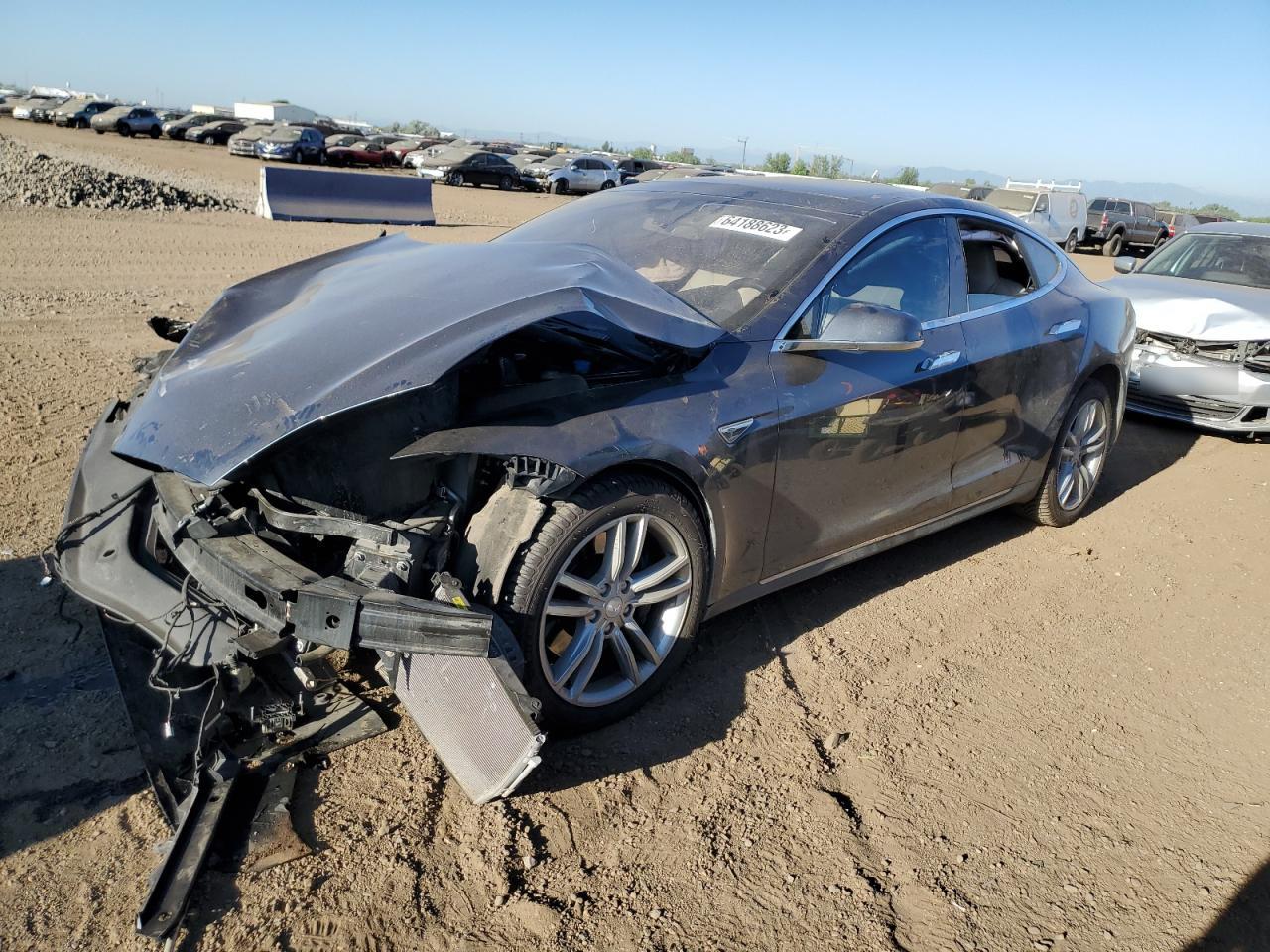 Tesla Model s (2015)