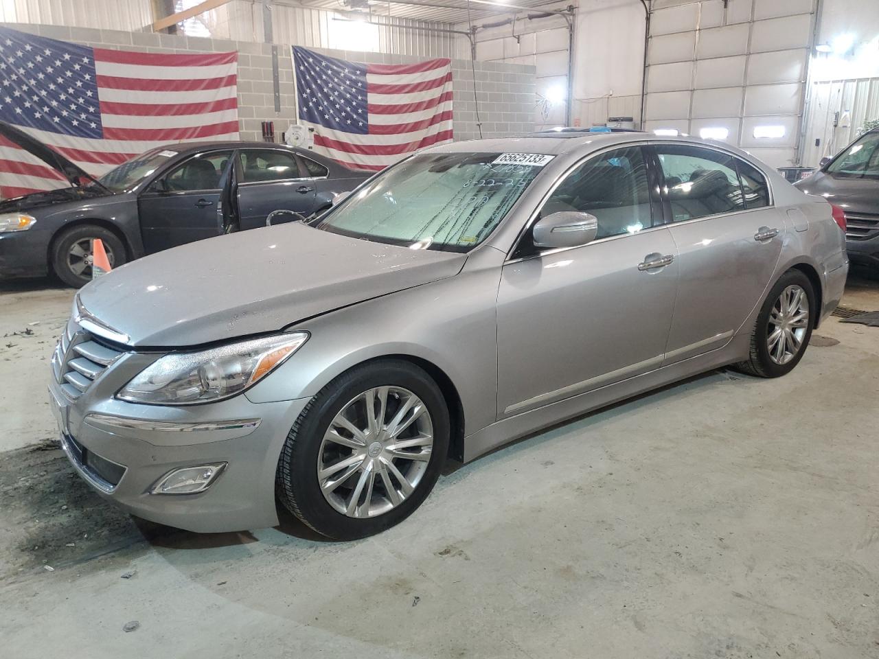 Hyundai Genesis (2012)