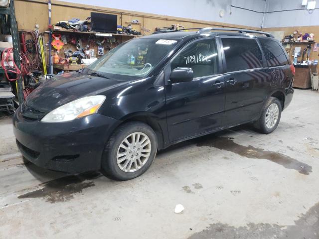 Toyota Sienna le (2010)