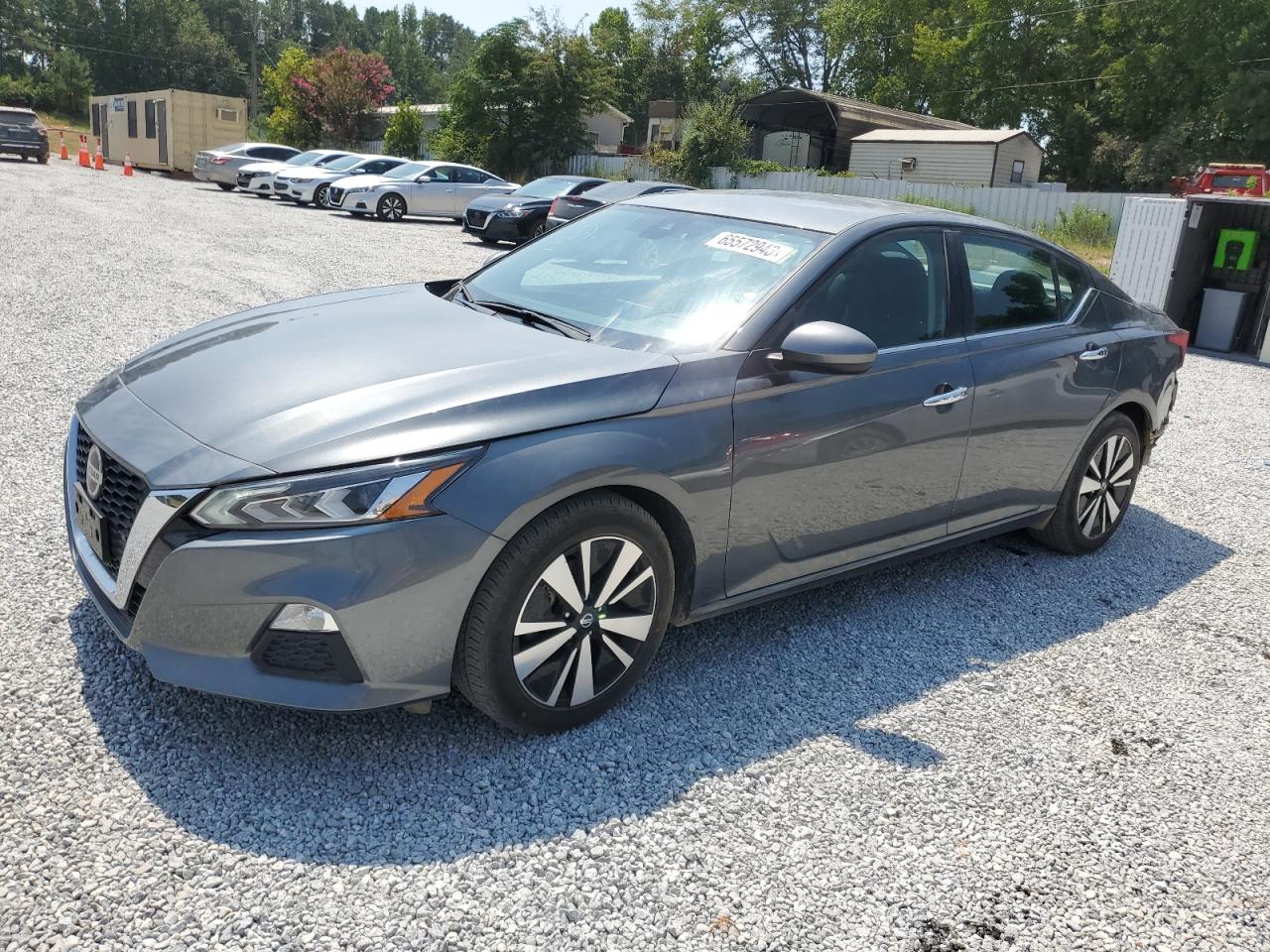 Nissan Altima sv (2022)