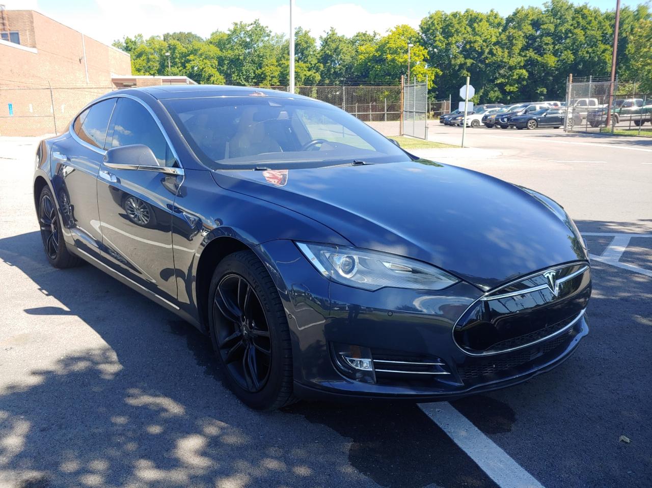 Tesla Model s (2016)