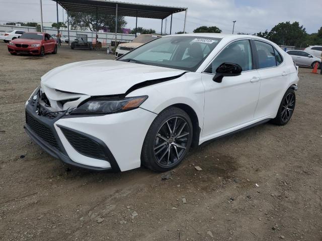 Toyota Camry (2021)